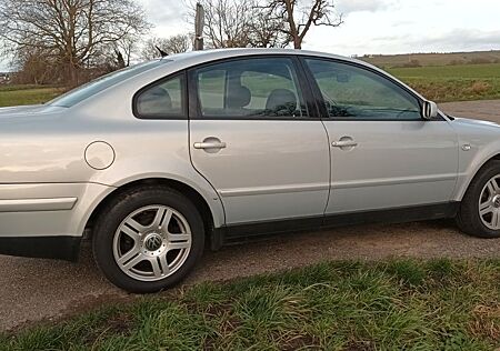 VW Passat Volkswagen 2.8 V6 NEUTEILE, startklar !