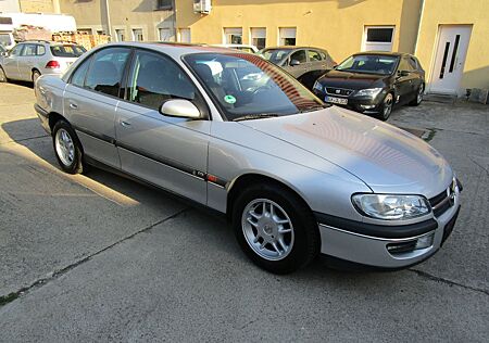 Opel Omega CD Klima Alu el. Glasdach 66,5 Tkm !!!