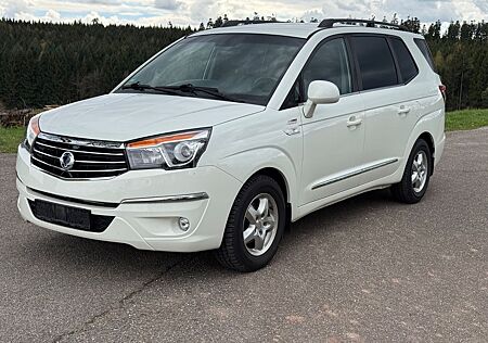 Ssangyong Rodius 2.2 Diesel e-XDi 220 Turismo 4WD Auto...