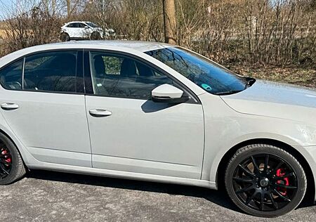 Skoda Octavia 2.0 RS 230PS BIXENON 94Tsd KM NAVI