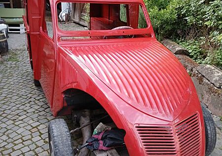 Citroën 2 CV AK 400 - Reif für den Ent-Spurt