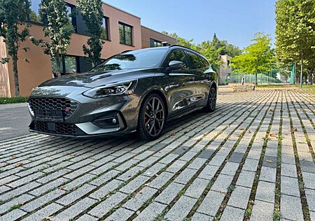 Ford Focus 2,3 EcoBoost ST Styling-Paket Turnier...