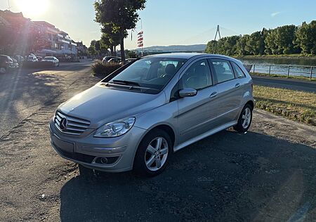 Mercedes-Benz B 200 CDI - TÜV 07/2026