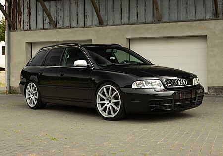 Audi S4 2.7 quattro Avant -