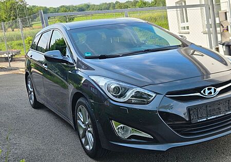 Hyundai i40 cw FIFA World Cup Edition Top Austattung!
