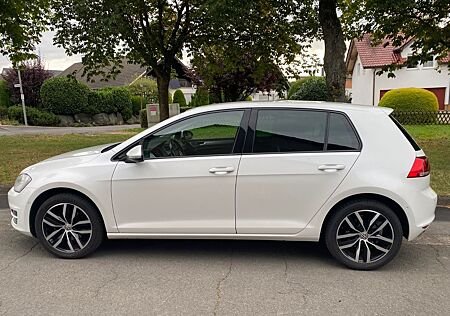 VW Golf Volkswagen 1.2 TSI BMT Comfortline - mit Standheizung