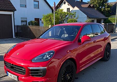 Porsche Cayenne S Diesel 4,2 Sport Design GTS Karminrot