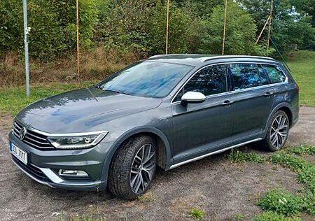 VW Passat gebraucht kaufen VW Passat Volkswagen 2.0 TDI SCR 176kW DSG 4MOT Highline V...