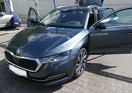 Skoda Octavia 2.0 TDI SCR 110kW DSG FIRST EDIT. CO...