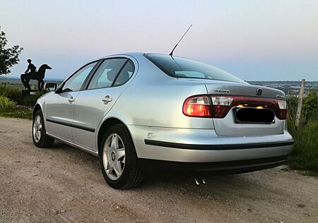 Seat Toledo Signo 2.3 VR5 AQN AHK Dachtr 3 FRäder VB!