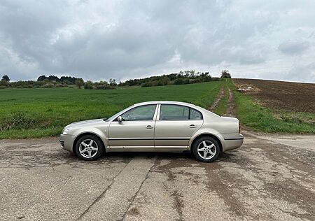 Skoda Superb Gepflegter , wenig km, TÜV neu, Reifen neu