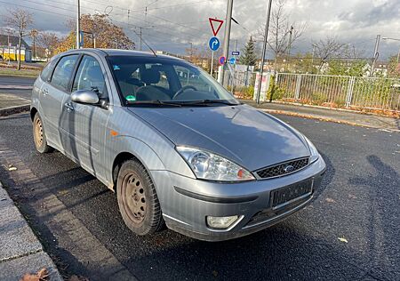 Ford Focus 1.8 Ghia *Klima*8fach bereift*ZV*