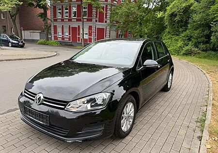 VW Golf Volkswagen VII Lim. Trendline BMT