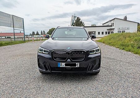 BMW iX3 IMPRESSIVE M Sport / Garantie / Laser / AHK