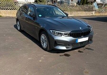 BMW 320e Touring + Restgarantie bis 09/27 !