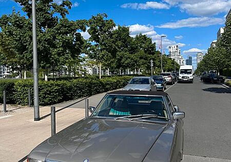 Mercedes-Benz SL 560