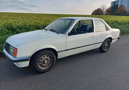 Opel Rekord E Berlina 2-Türig