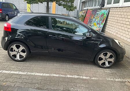 Kia Rio 1.2 Attract KeylesGo