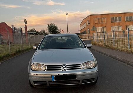 VW Golf Volkswagen 1.4 Edition - TÜV 04/26