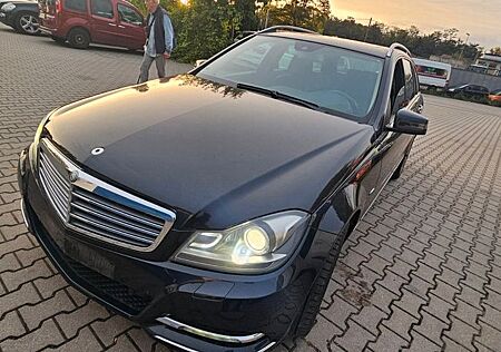 Mercedes-Benz C 200 T AVANTGARDE
