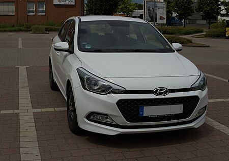 Hyundai i20 YES!, 1. Hd, Scheckh, SHZ, AC, 8f Alu, Restg