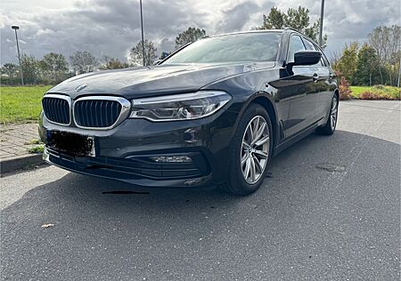 BMW 520d Touring Sport Line AHK, HUD , 8-Fach