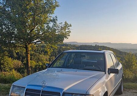 Mercedes-Benz E 200 200E W124 - Service - H-Kennzeichen - TÜV 27