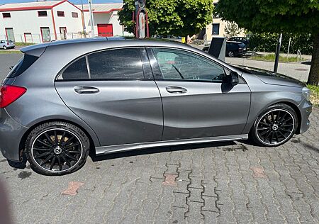 Mercedes-Benz A 200 AMG Line AMG Line