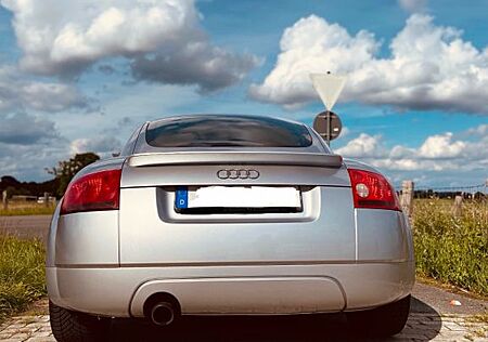 Audi TT Coupe 1.8T 132 kW -