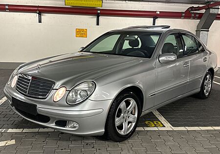 Mercedes-Benz E 200 KOMPRESSOR AUTOMATIK KLIMAA~WENIGKM~NAVI~