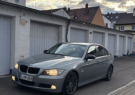 BMW 318i -129ps.