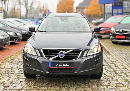 Volvo XC 60 D4 Edition PRO 2WD-Navi-Panarama-Bi Xenon