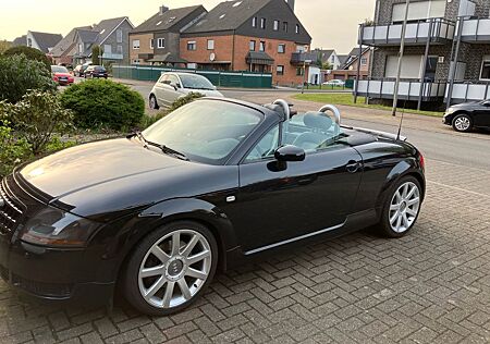 Audi TT Roadster 1.8T 140 kW -