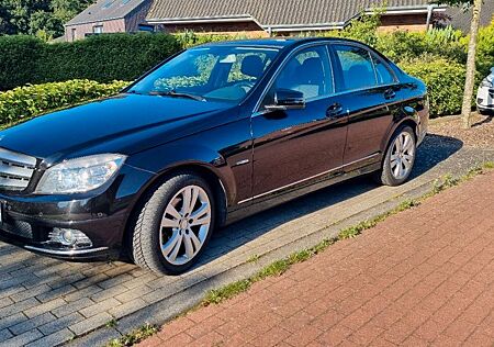 Mercedes-Benz C 180 CGI BlueEFFICIENCY -