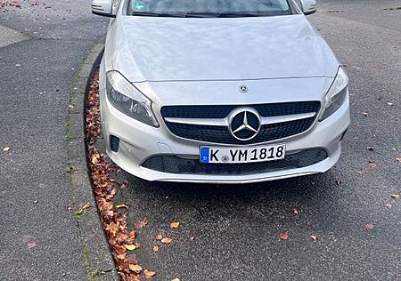 Mercedes-Benz A 180 -