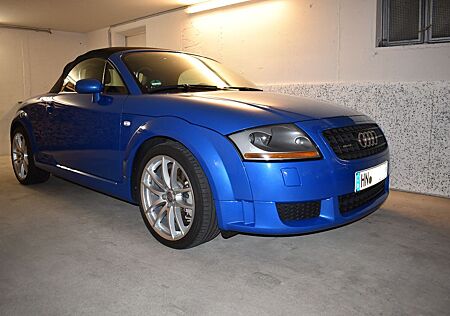 Audi TT Roadster 3.2 quattro / 2 Hand / Schalter