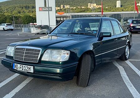 Mercedes-Benz E 220 gebraucht kaufen Mercedes-Benz E 220 Limousine