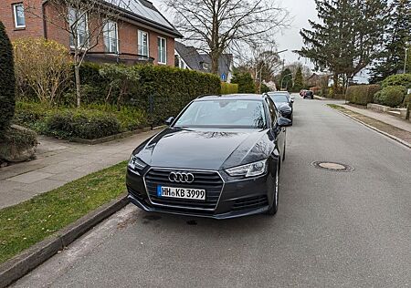 Audi A4 KLIMA|STZHZG|APP|AHK|LICHTPAKET|KEYLESS