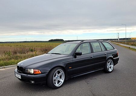 BMW 540i A Touring -