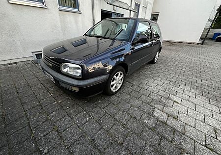 VW Golf Volkswagen III 1.6 Avenue Schiebedach / 1996 / 74PS