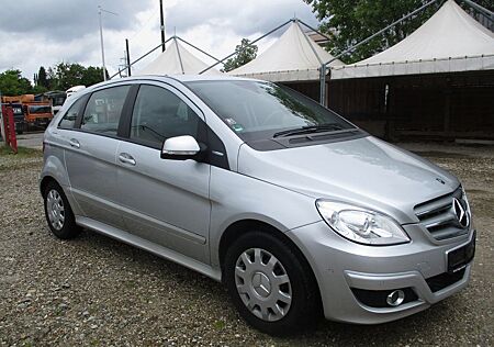 Mercedes-Benz B 180 Klimaautomatik Navi Sitzheizung Parktronik