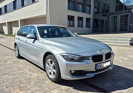 BMW 318d Touring - NAVI/SHZ/AHK/Bluetooth/PDC/Tempo