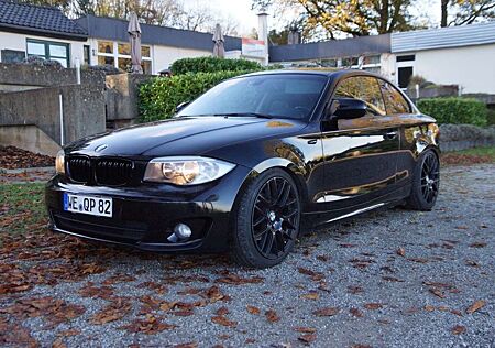 BMW 120i Coupé - 1er TOP gepflegt All Black Tausch?!