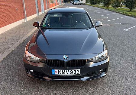 BMW 335 gebraucht kaufen BMW 335i - Manual M-Sport interiour