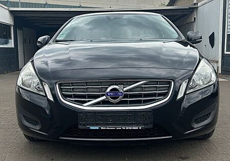 Volvo S60 Kinetic *Rentnerfzg*Navi*Klimaaut*Sitzhzg*