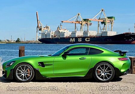 Mercedes-Benz AMG GT R Mercedes- R