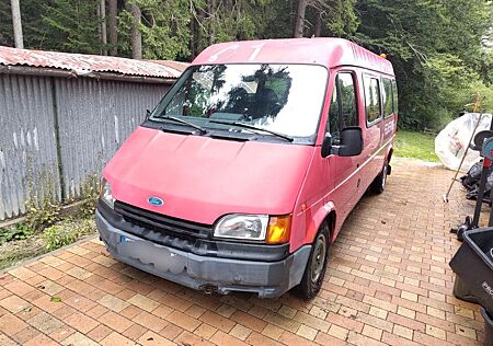 Ford Transit Kasten ehemals Feuerwehr
