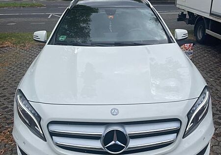 Mercedes-Benz GLA 200 GLA 2015 AMG Line