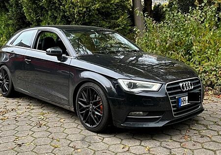 Audi A3 2.0 TDI *H&R - Federn*8-fach Bereifung/Alu