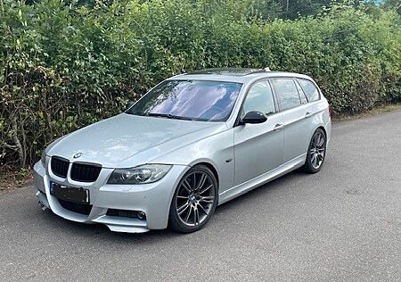 BMW 330d E91 touring M Paket Pano AHK Harman Kardon